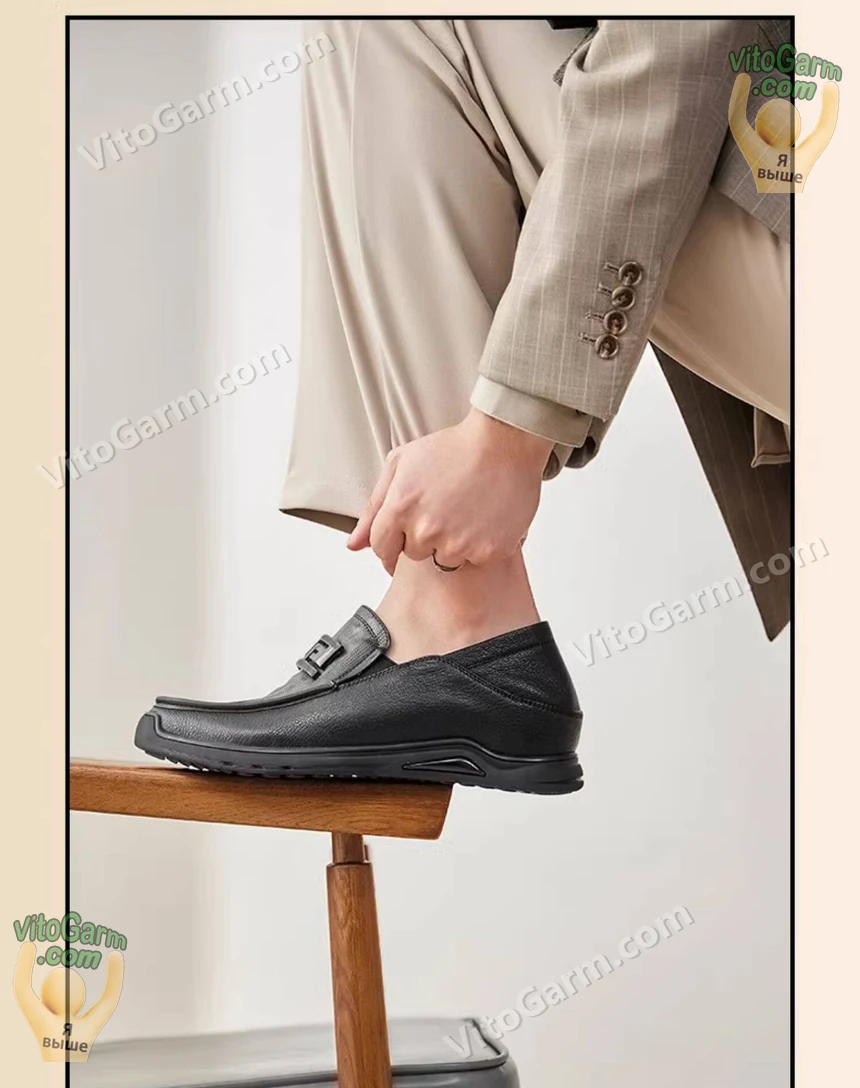 Чёрные лоферы на модели